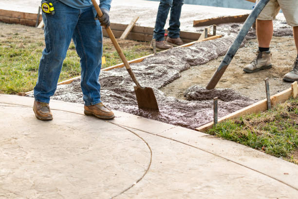 Best Residential Concrete Services  in Flowood, MS